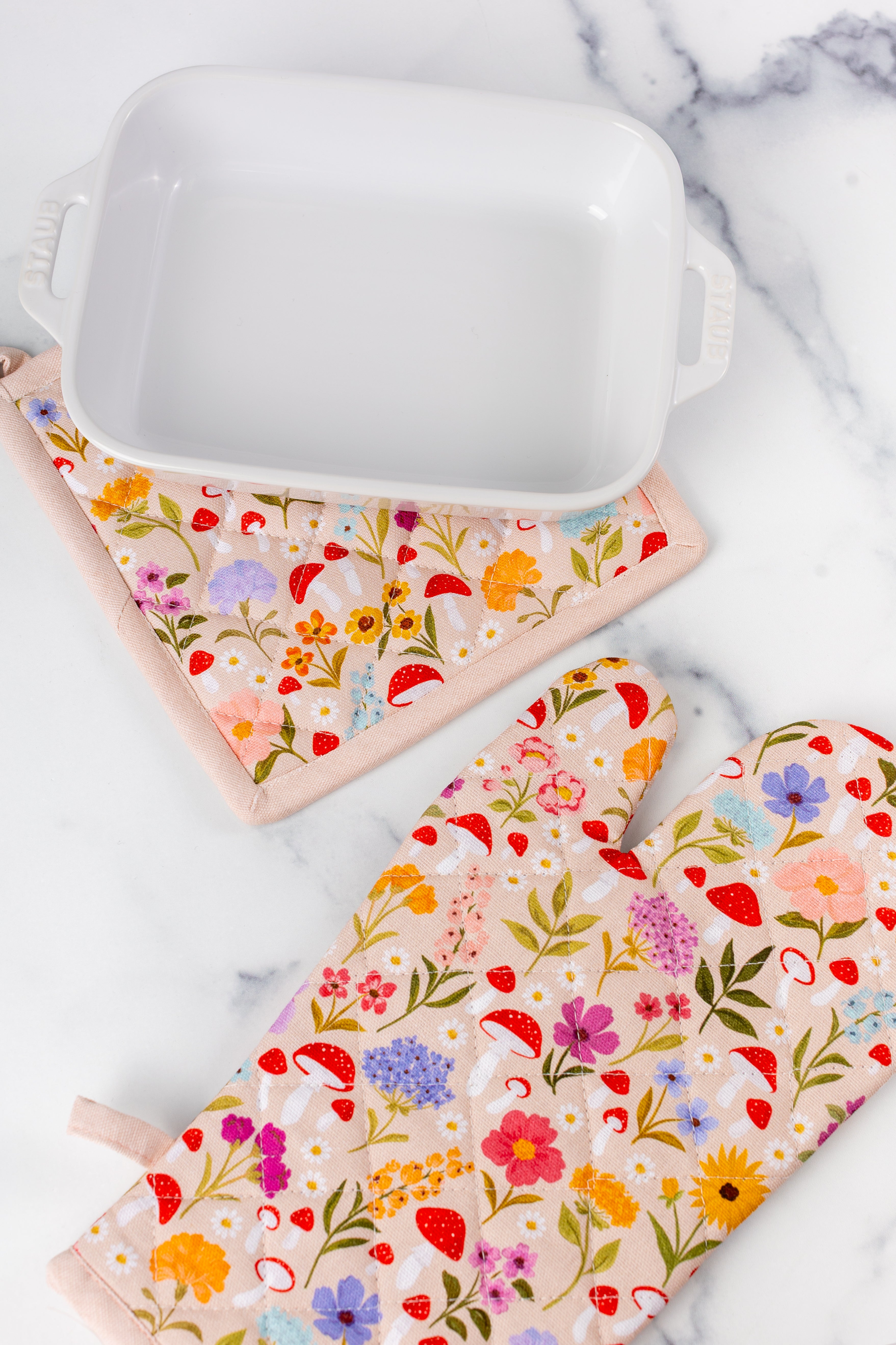 Oven Mitt + Pot Holder Set