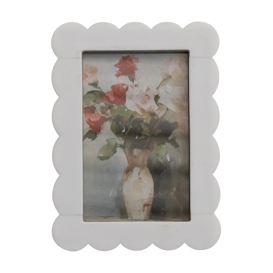 Scalloped White Frame (4"x6")